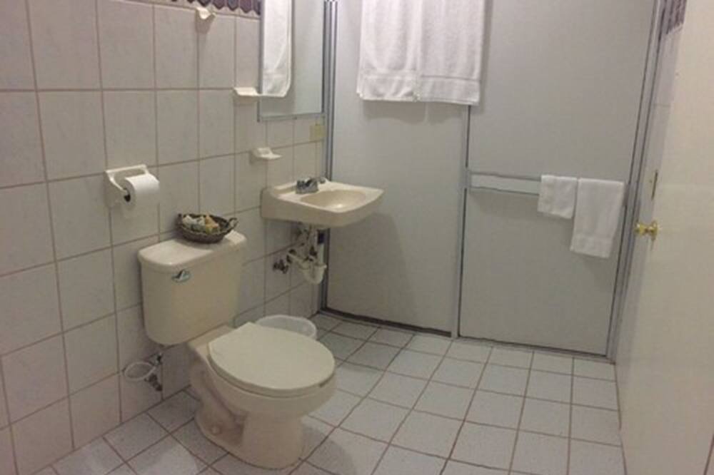 Photo of Bathroom in Camalu