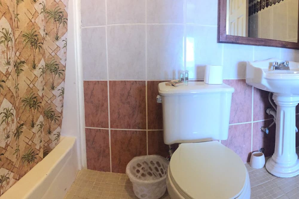 Photo of Bathroom in Camalu