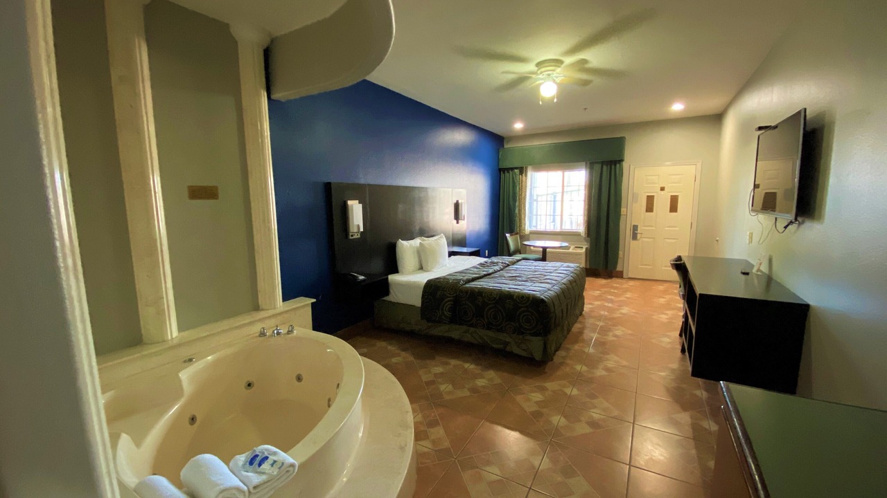 Photo of Livingroom in Alamo