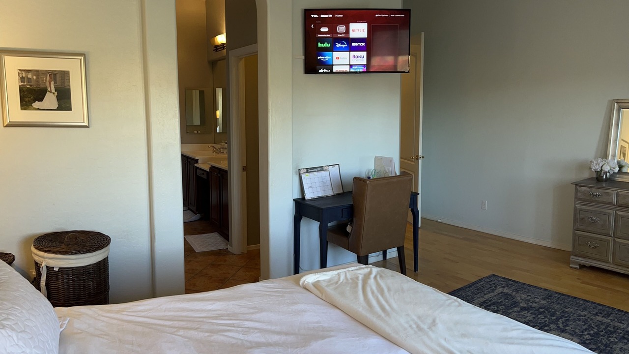 Photo of Bedroom in Foothills Reserve