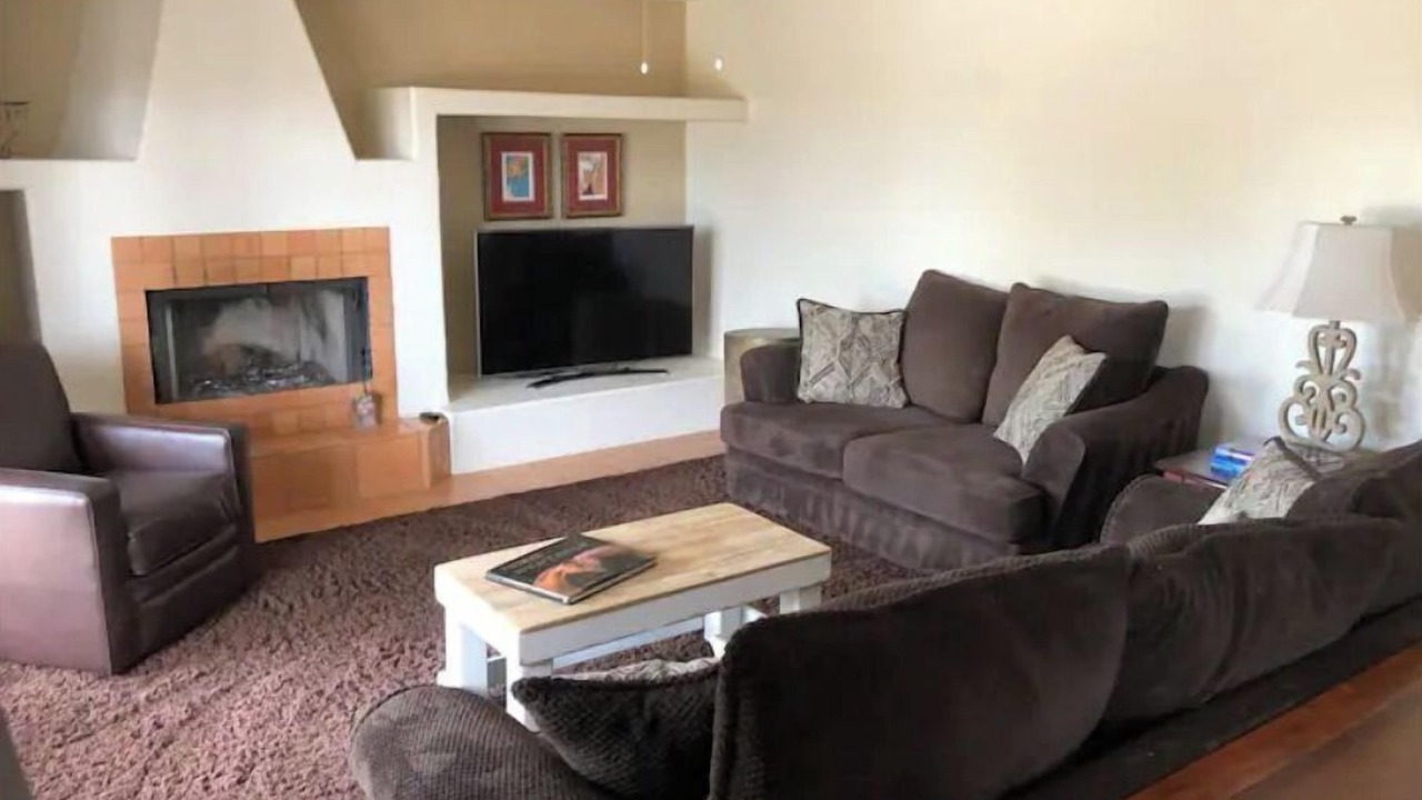 Photo of Livingroom in Desert Hills