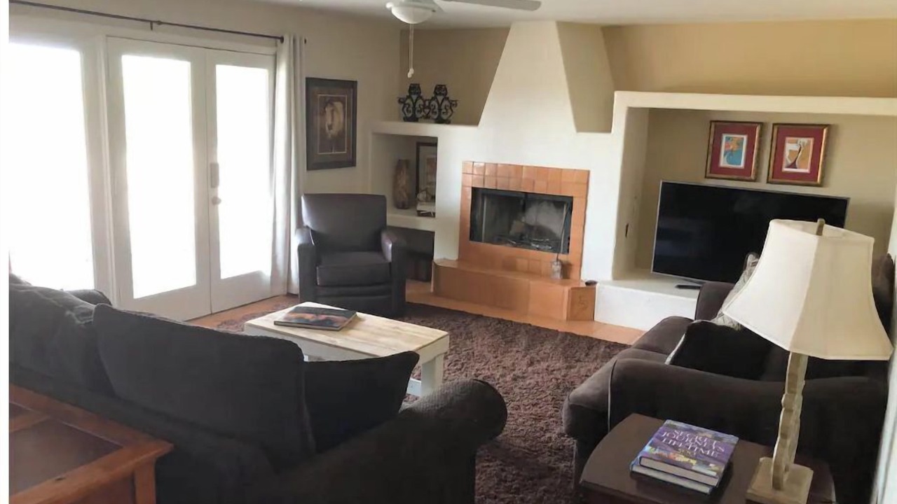 Photo of Livingroom in Desert Hills