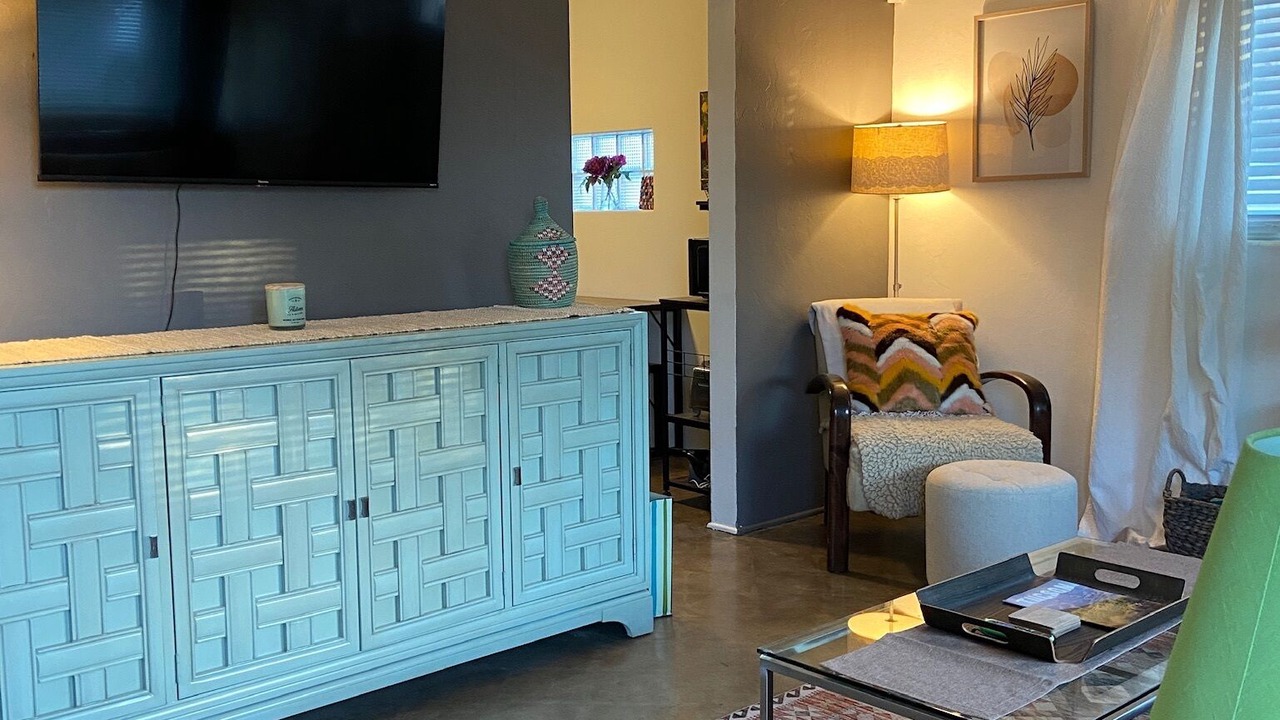 Photo of Livingroom in Blenman-Elm