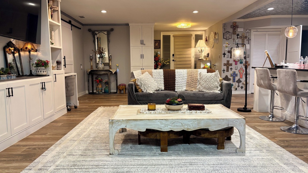 Photo of Livingroom in Palm Valley