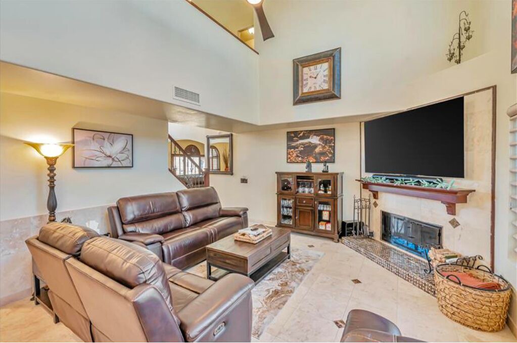 Photo of Livingroom in Adobe Hills