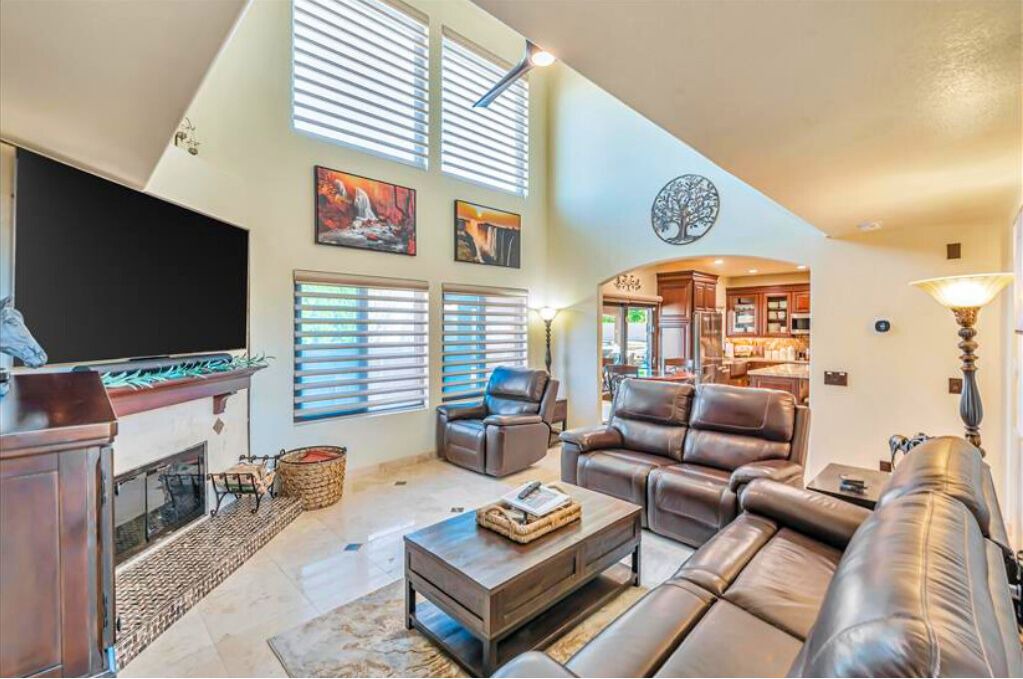 Photo of Livingroom in Adobe Hills