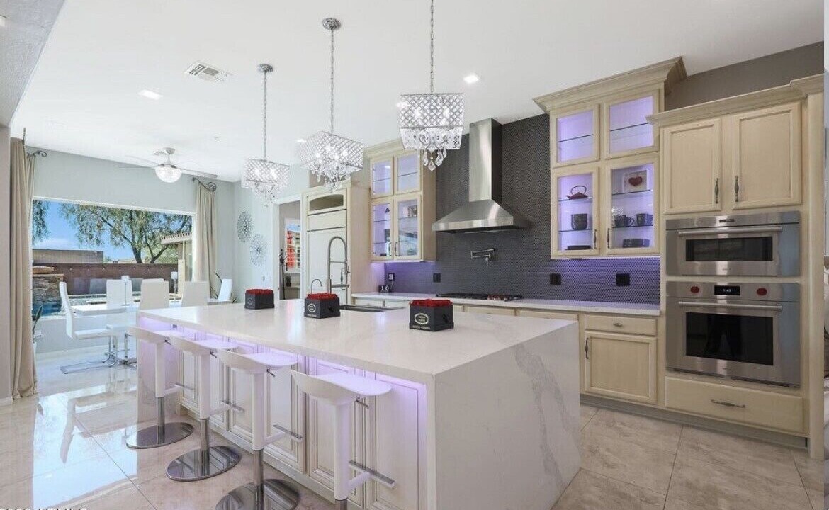 Photo of Kitchen in Sonoran Foothills