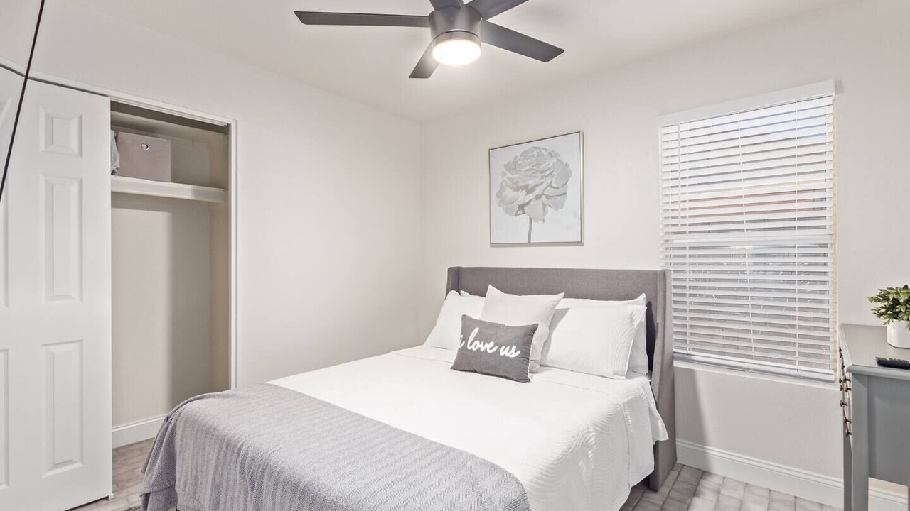 Photo of Bedroom in North Center Revitalization Association