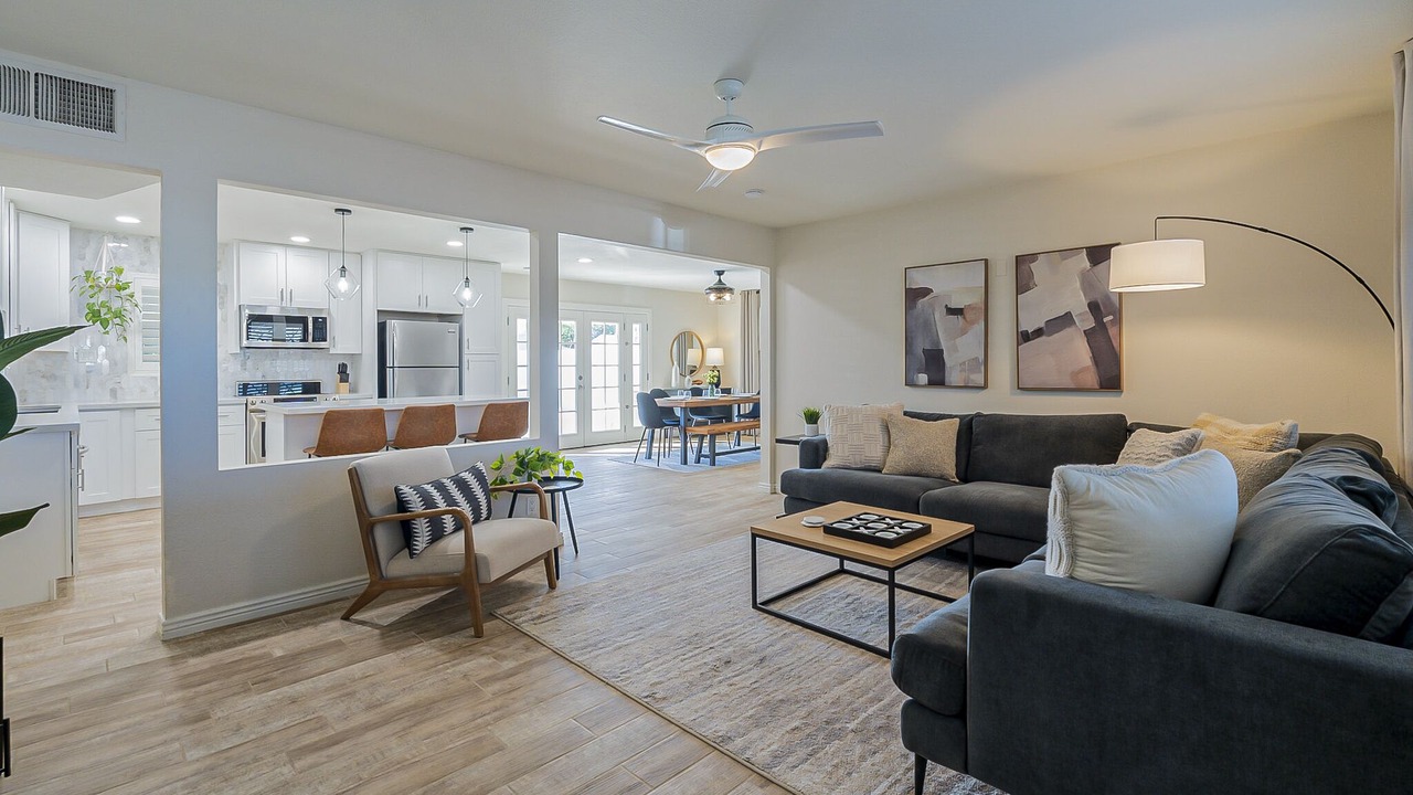 Photo of Livingroom in Papago Parkway