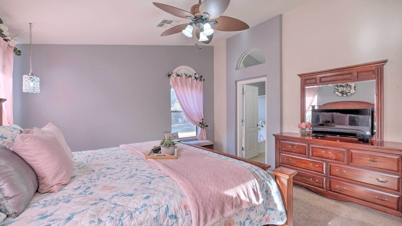 Photo of Bedroom in Sun Groves