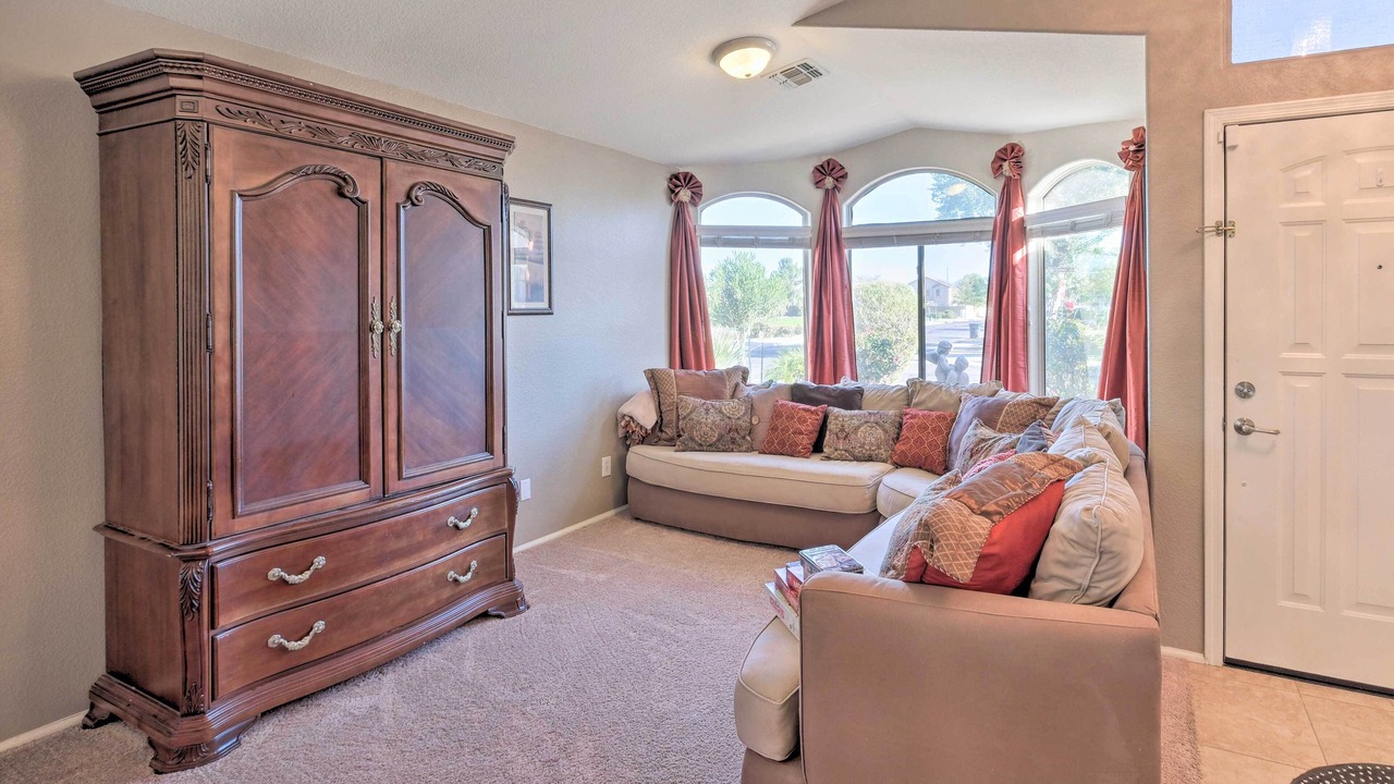 Photo of Livingroom in Sun Groves