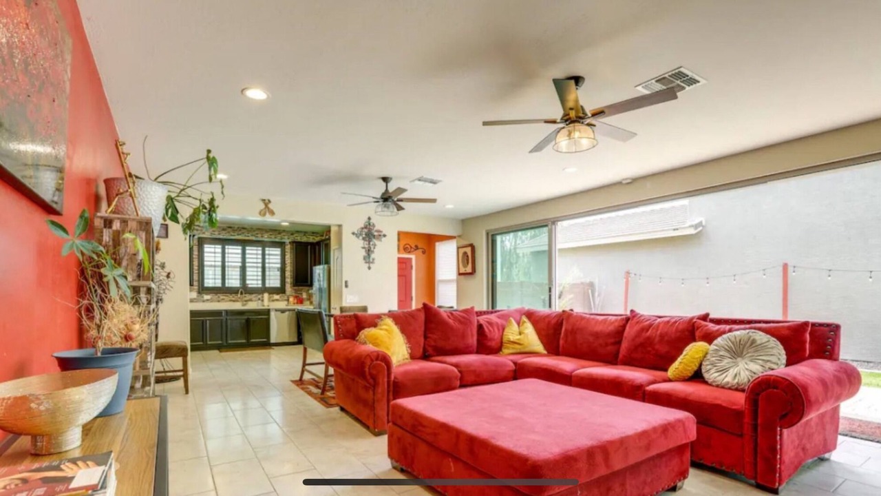 Photo of Livingroom in Dobbins Place