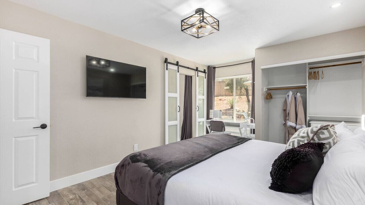 Photo of Bedroom in Paradise Valley Village