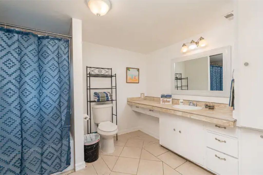 Photo of Bathroom in Los Fresnos