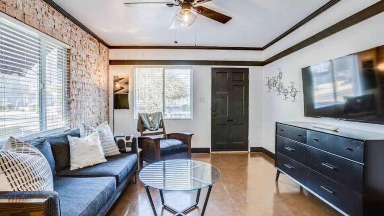 Photo of Livingroom in Encanto