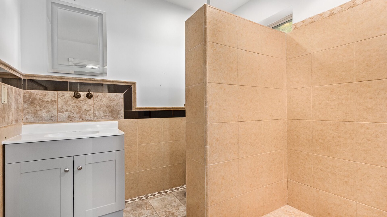 Photo of Bathroom in Glendale