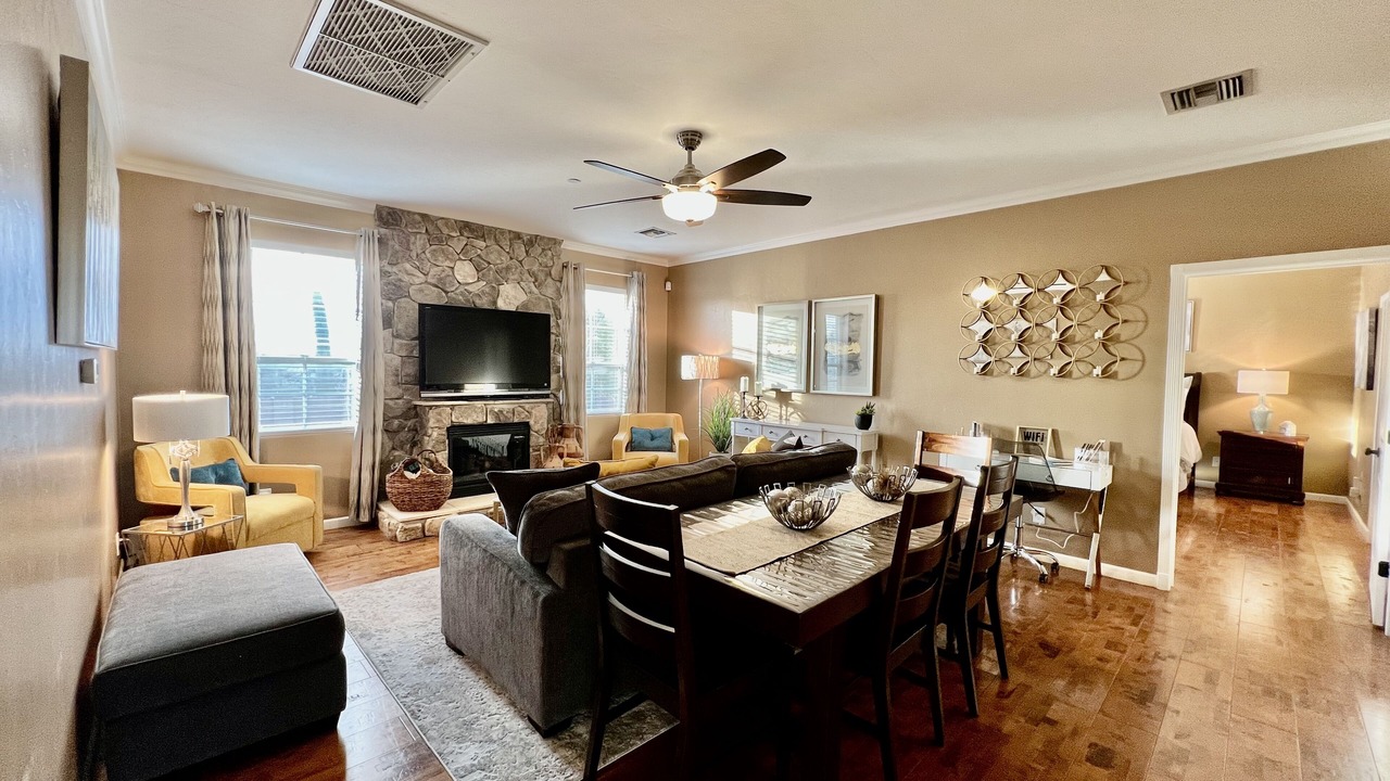 Photo of Livingroom in Picture Rocks