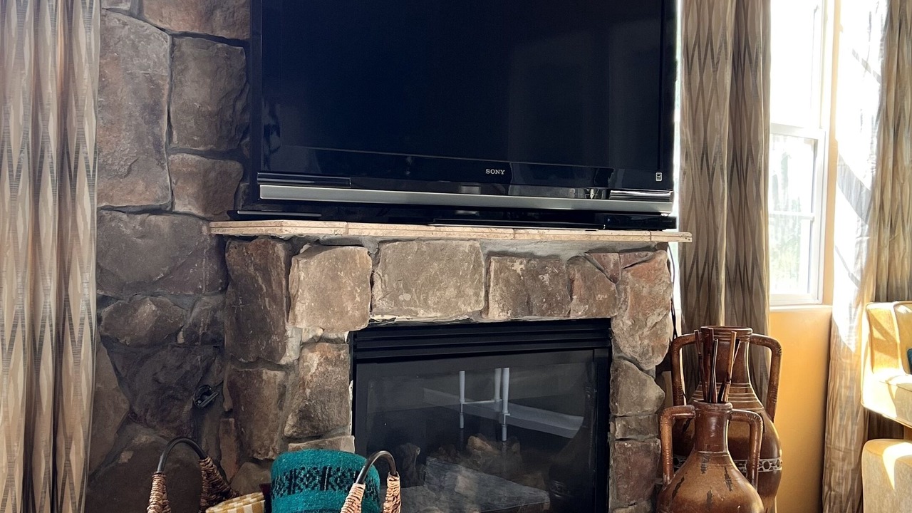 Photo of Livingroom in Picture Rocks