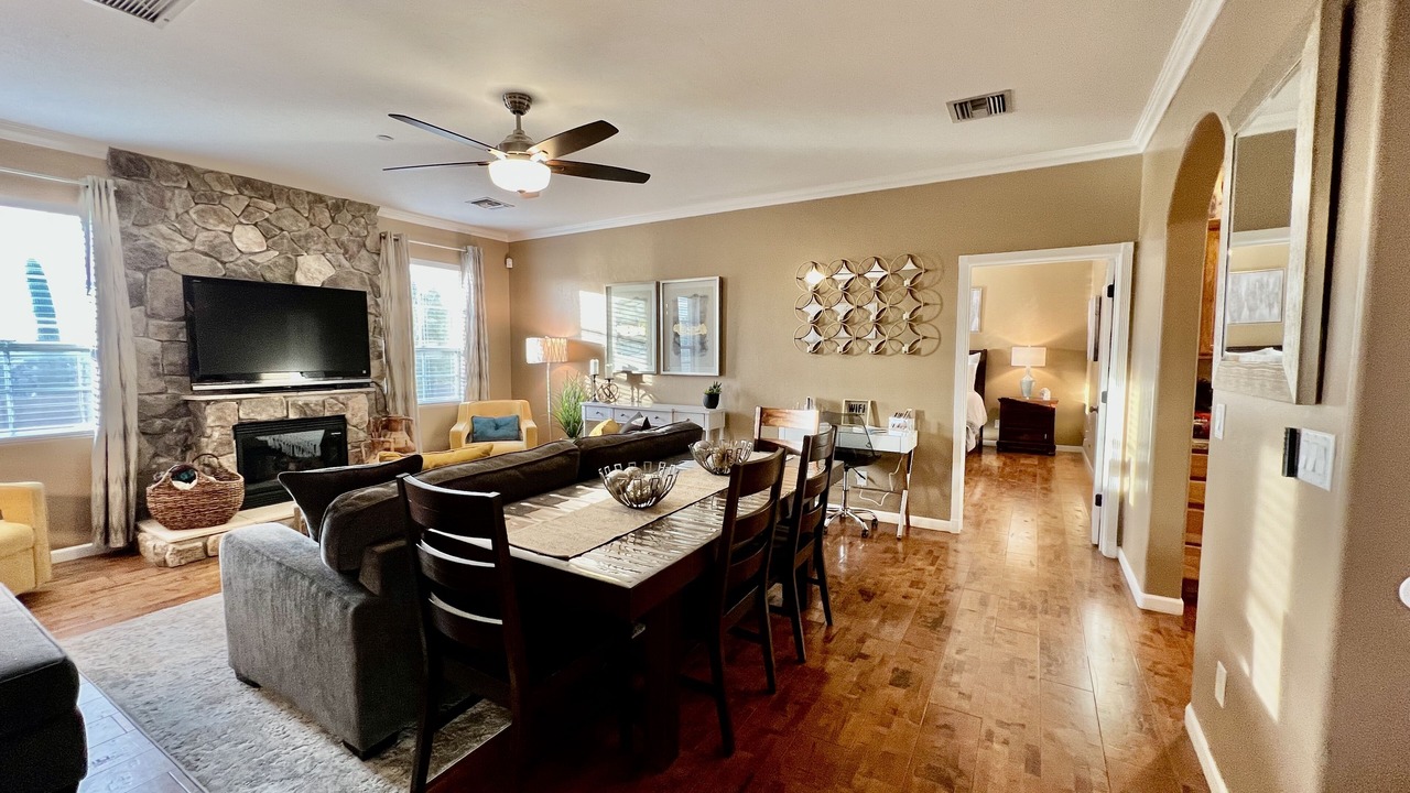 Photo of Livingroom in Picture Rocks