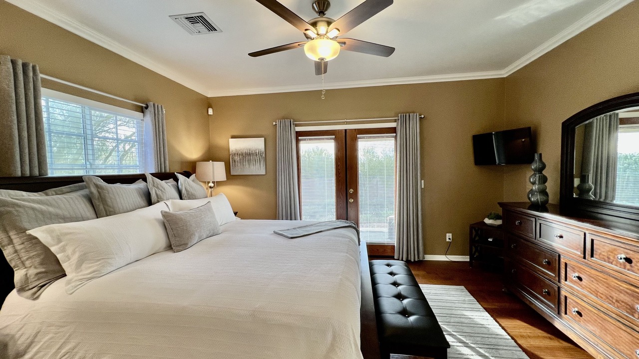 Photo of Bedroom in Picture Rocks