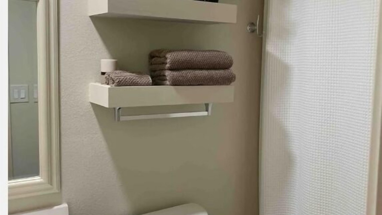 Photo of Bathroom in Brownsville