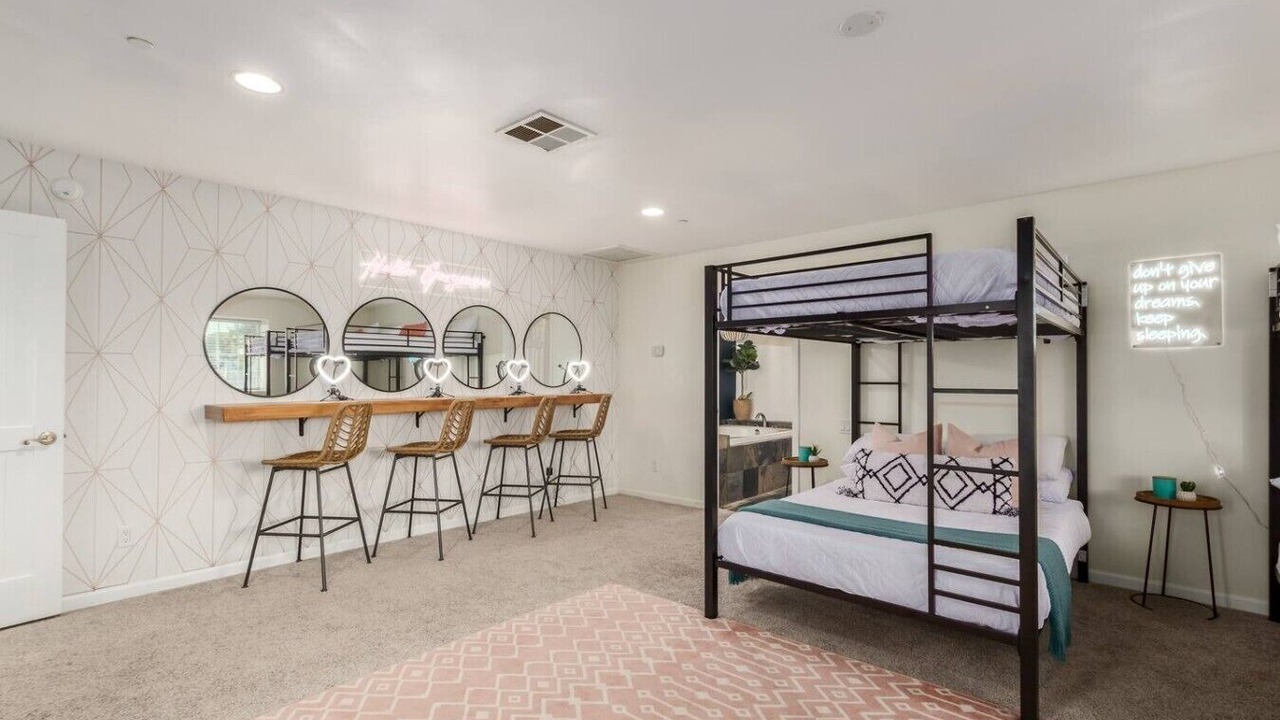 Photo of Bedroom in Scottsdale Estates Nine