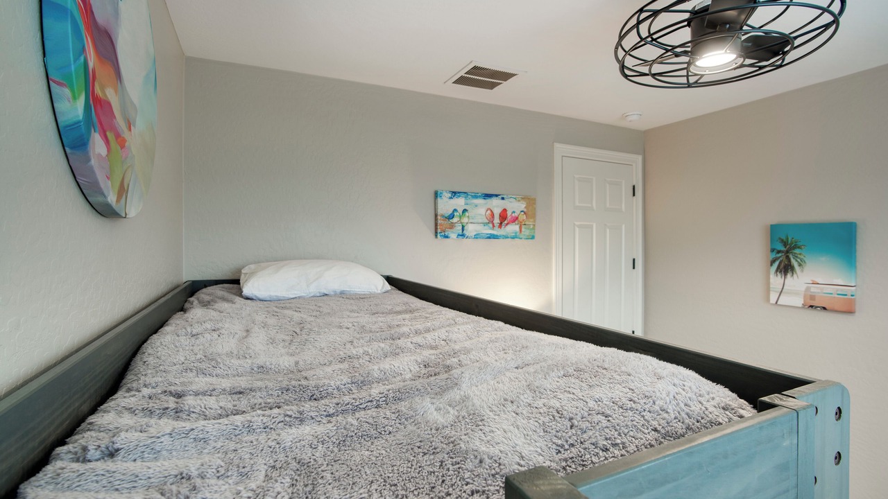 Photo of Bedroom in Palm Valley