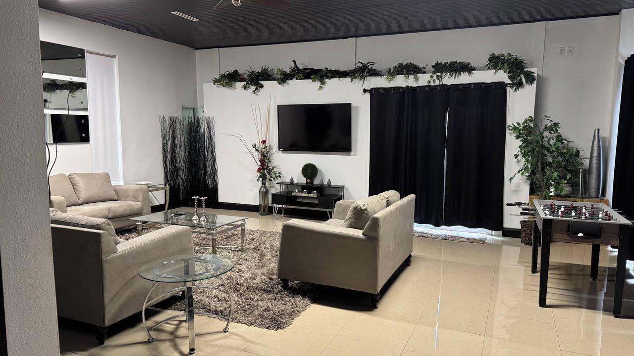 Photo of Livingroom in Pharr