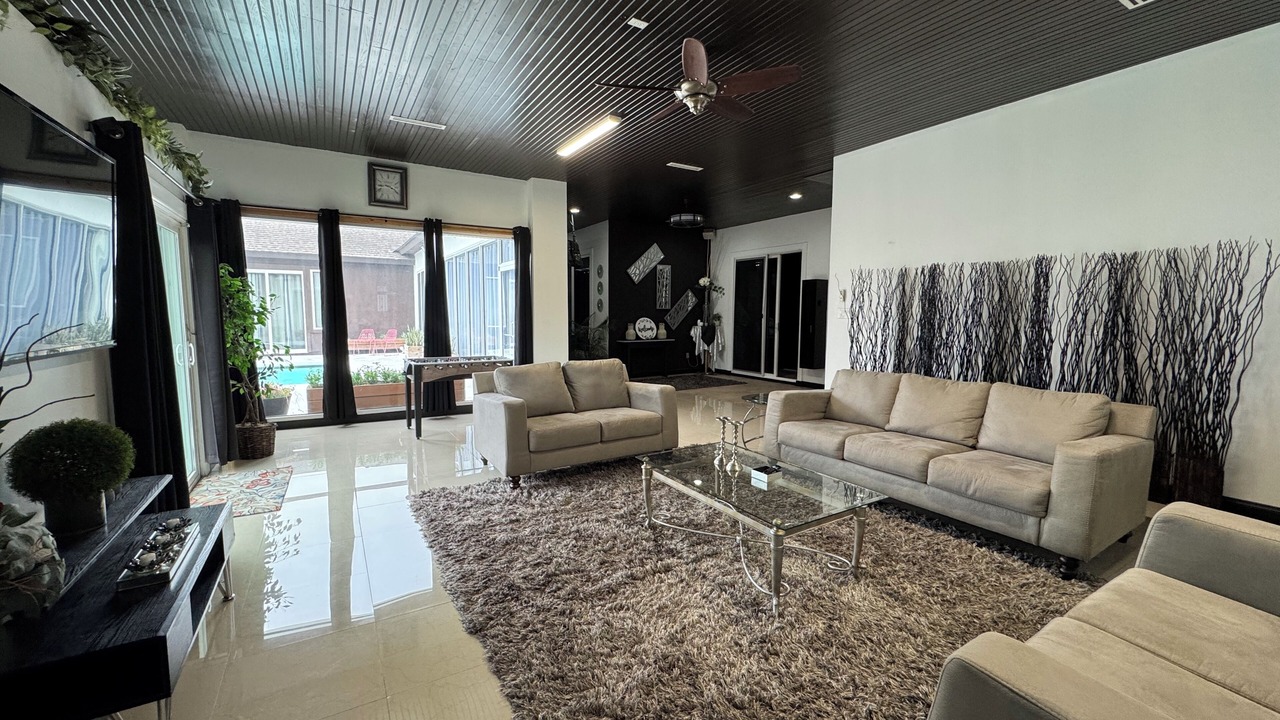 Photo of Livingroom in Pharr