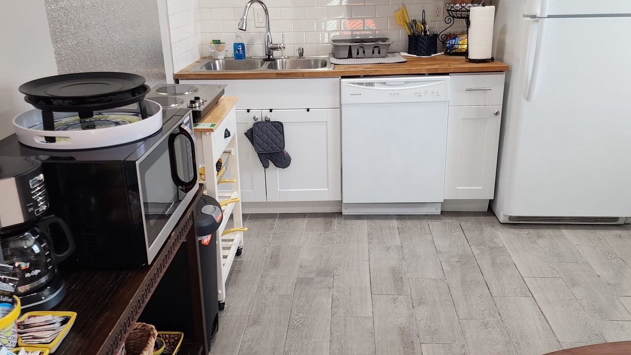 Photo of Kitchen in F. Q. Story