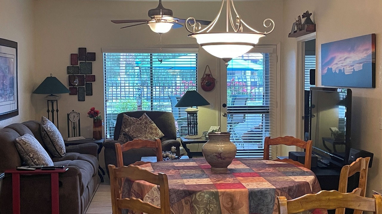 Photo of Livingroom in Lake Biltmore Village