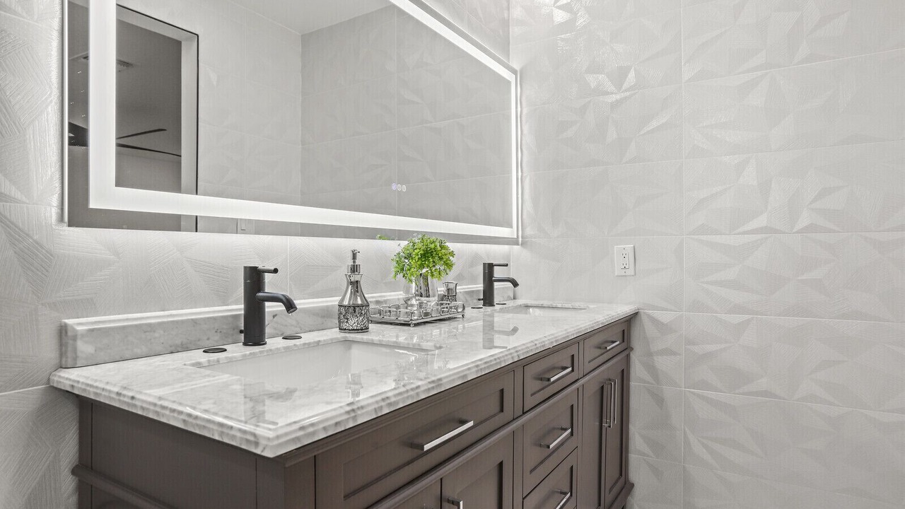 Photo of Bathroom in Raskin Estates