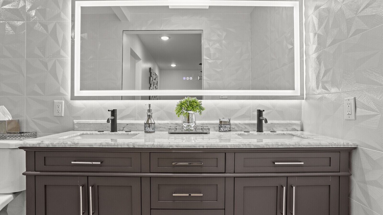 Photo of Bathroom in Raskin Estates