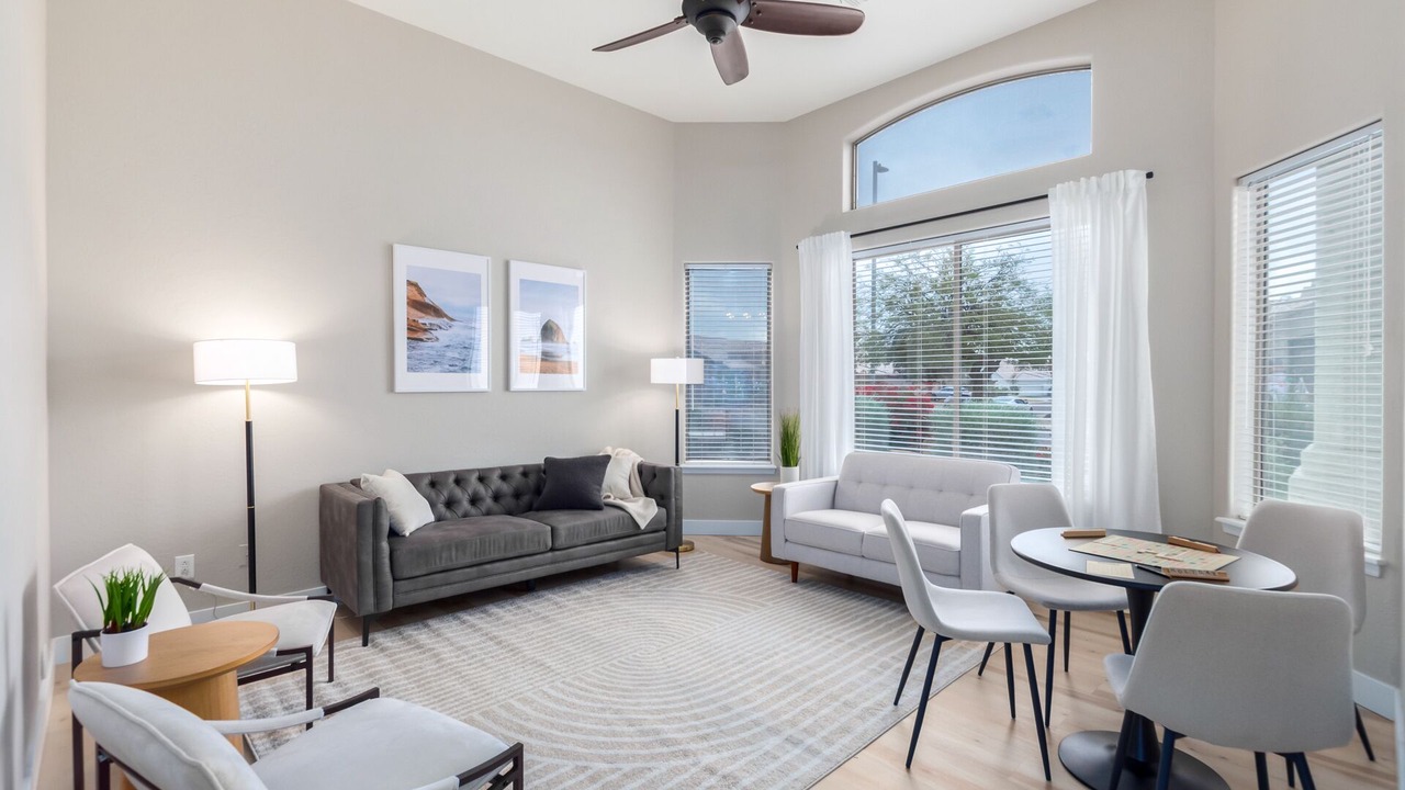Photo of Livingroom in Palm Valley