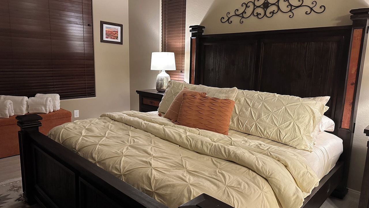 Photo of Bedroom in Montecito in Estrella