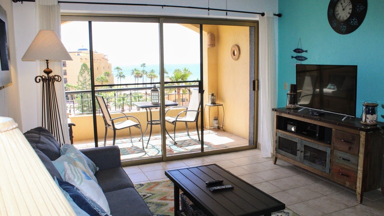 Photo of Livingroom in Cholla Bay