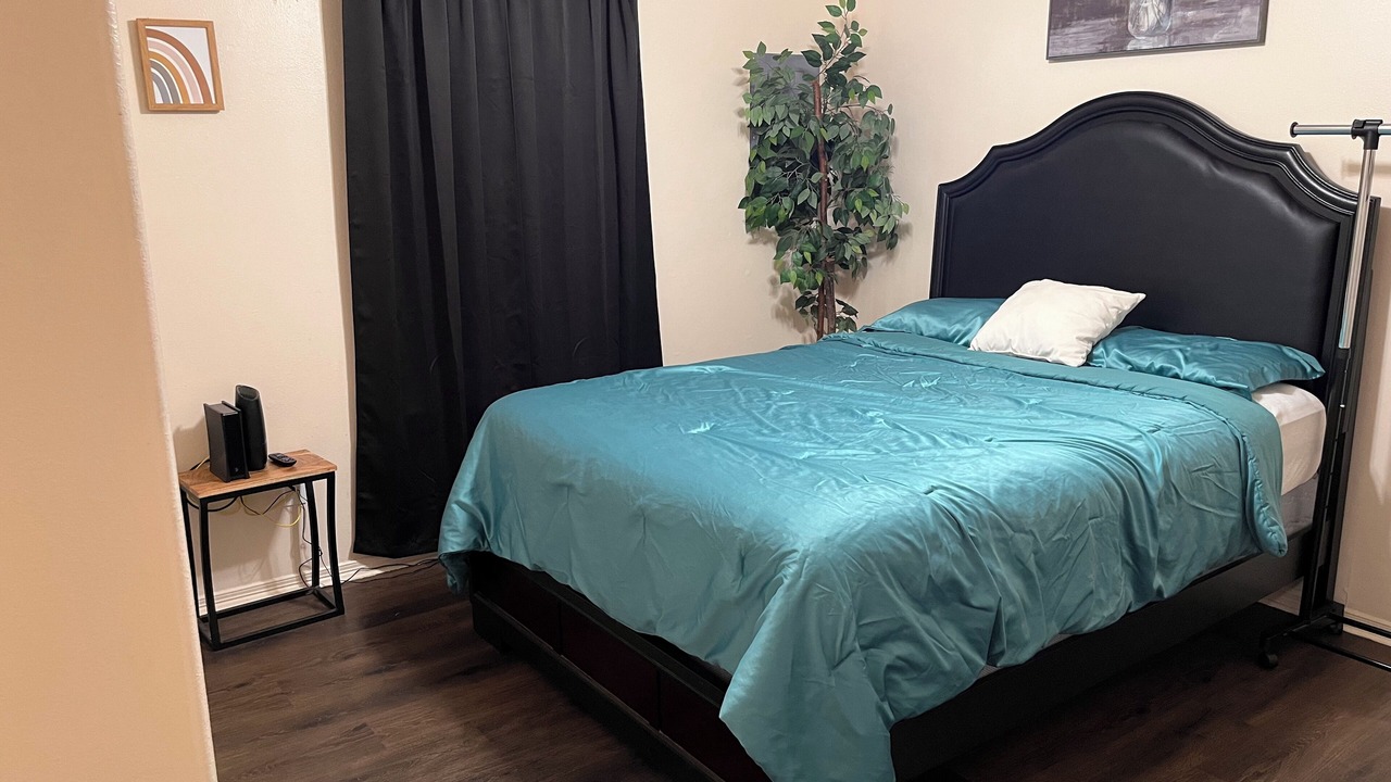 Photo of Bedroom in Edinburg