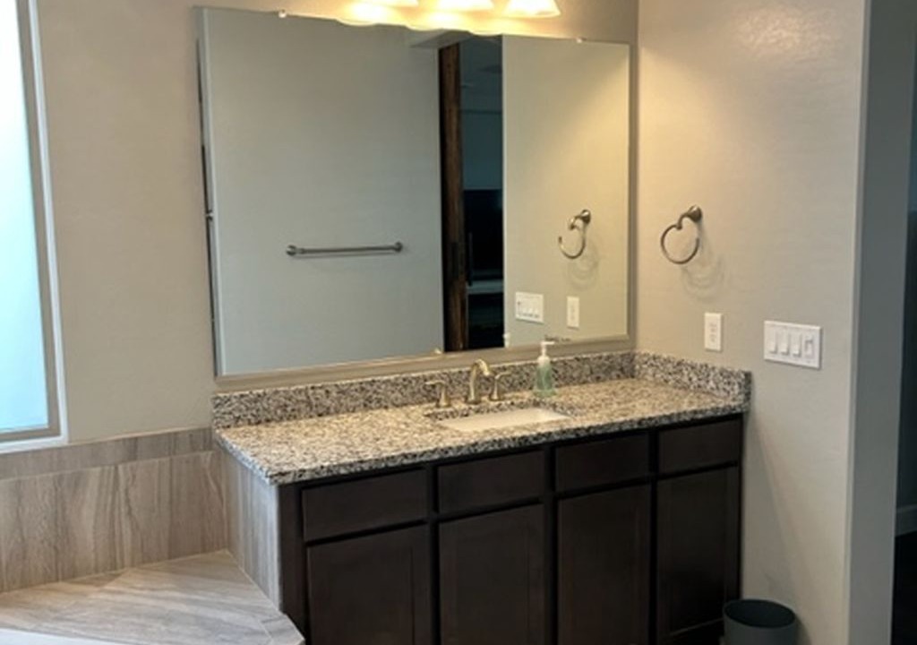 Photo of Bathroom in Montecito in Estrella