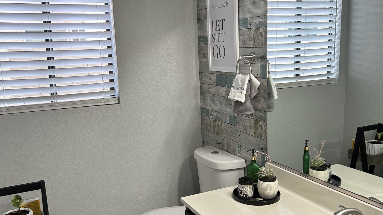 Photo of Bathroom in Garden Lake Manor