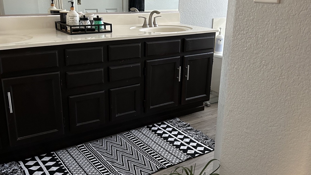 Photo of Bathroom in Garden Lake Manor