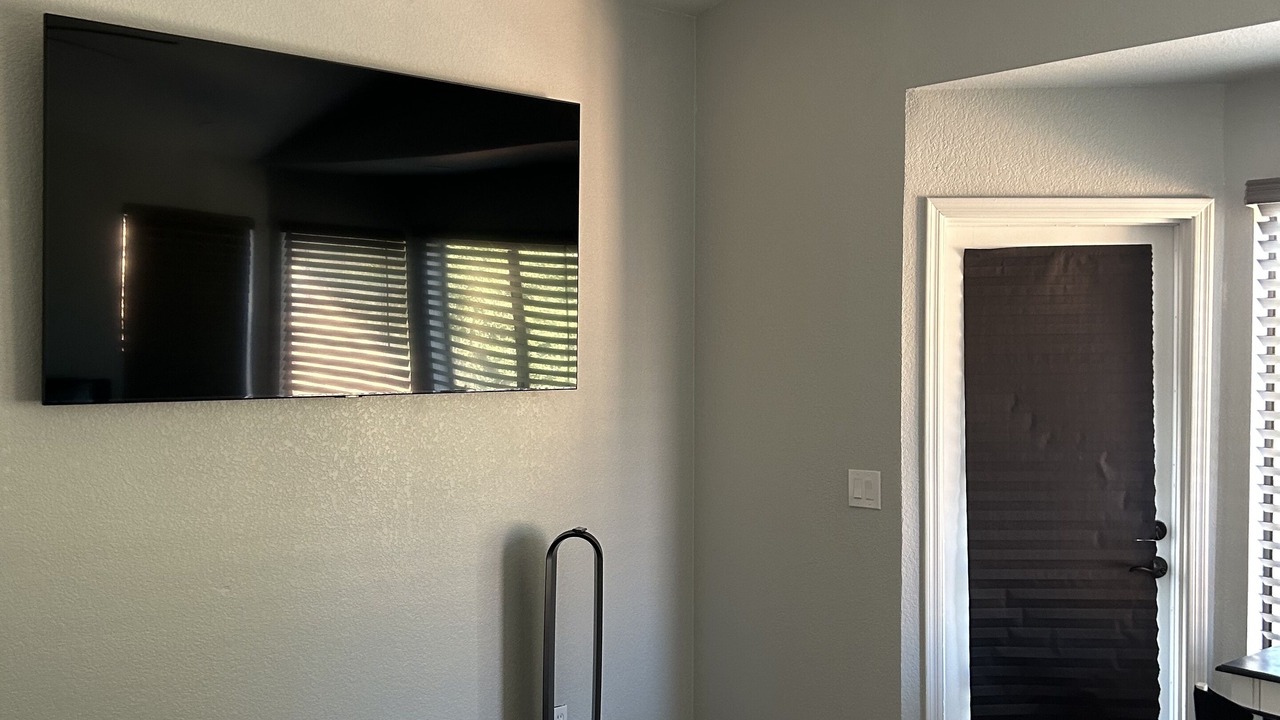 Photo of Bedroom in Garden Lake Manor