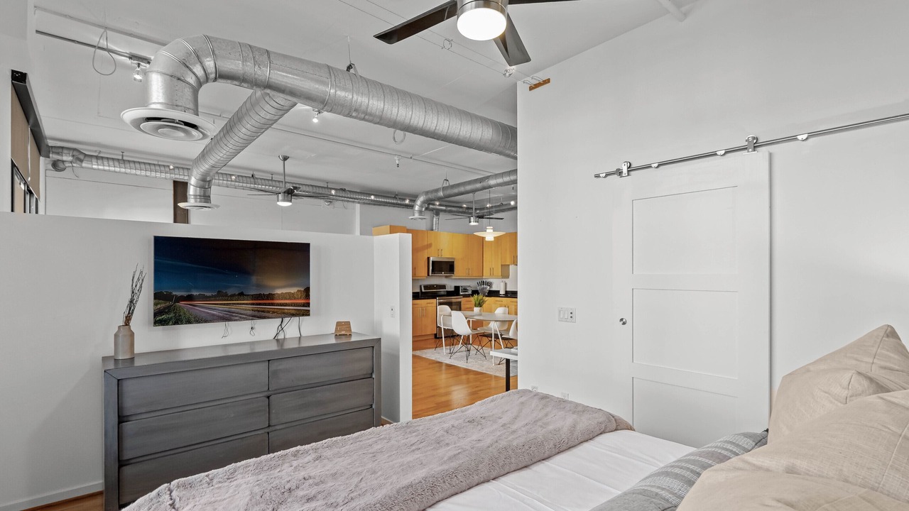 Photo of Bedroom in Entertainment District