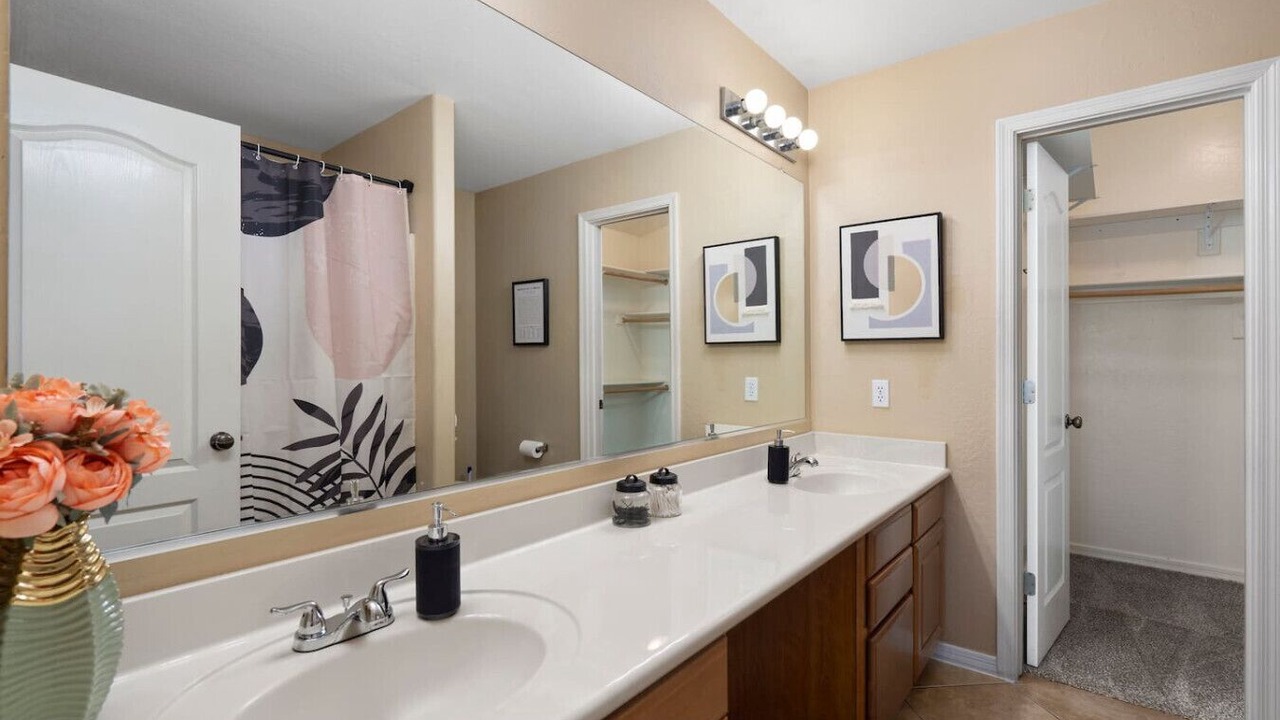 Photo of Bathroom in Larissa