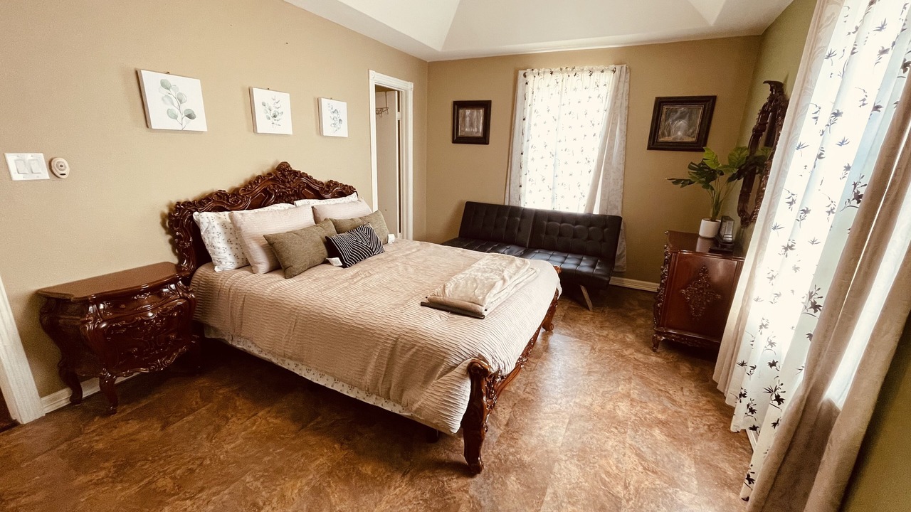 Photo of Bedroom in Palmhurst