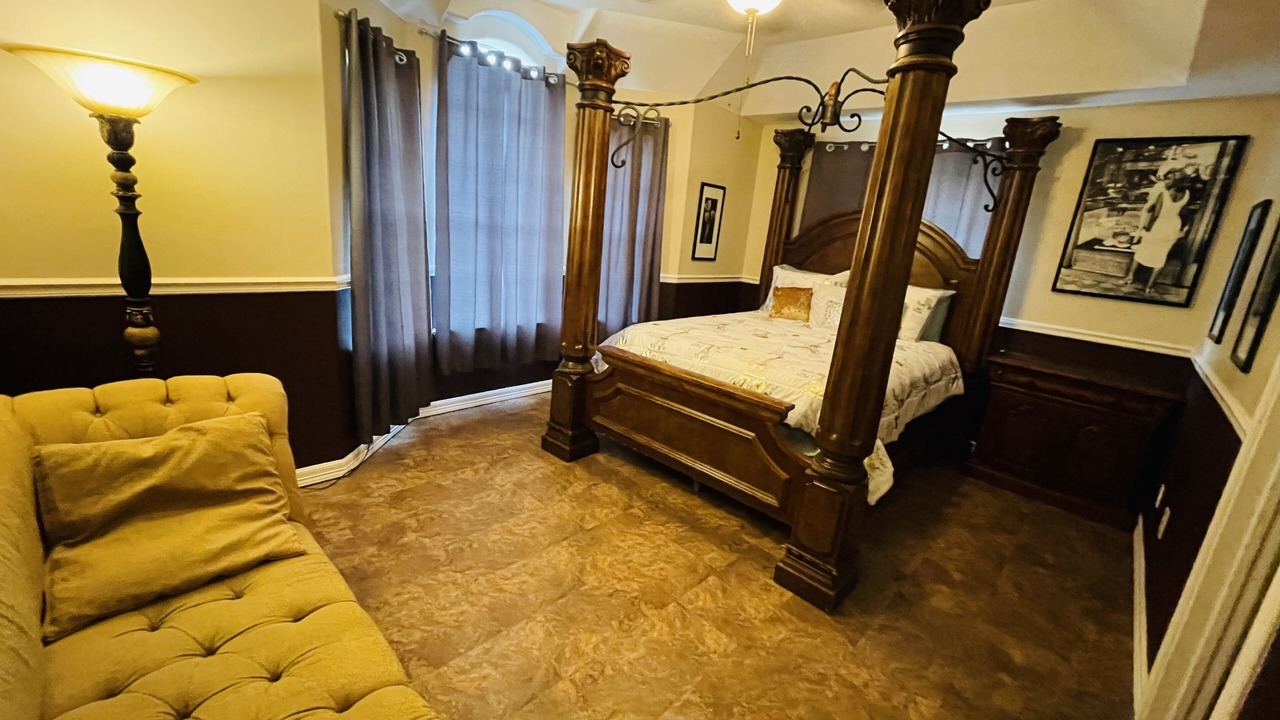 Photo of Bedroom in Palmhurst