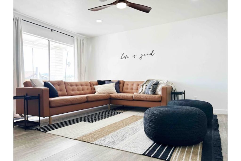 Photo of Livingroom in South Mountain