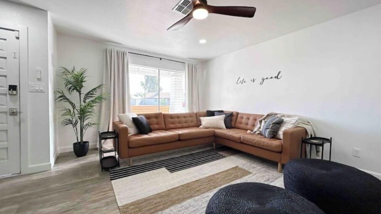 Photo of Livingroom in South Mountain