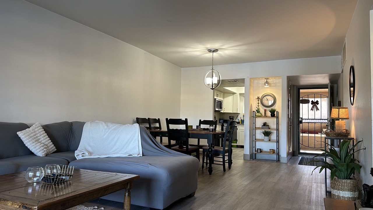Photo of Livingroom in Lake Biltmore Village
