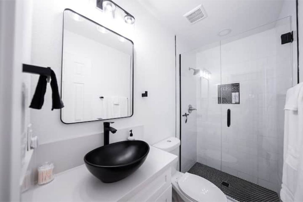 Photo of Bathroom in Papago Parkway