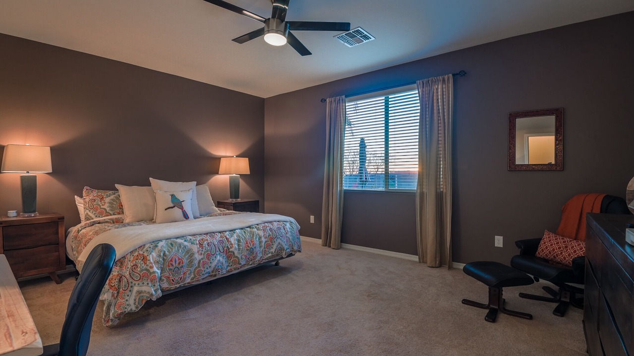 Photo of Bedroom in Oracle